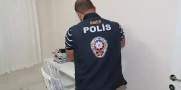 100 bin liralık malzeme çalındı, o anlar kamerada