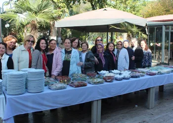 Van’da öğrencileri için hatıra kitabı hazırlayan öğretmene bakanlık ödülü