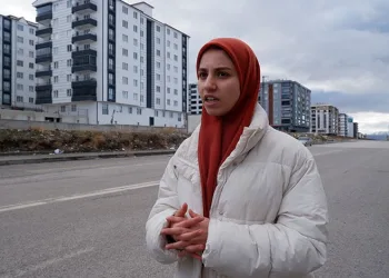 Kontrolden çıkan hafif ticari araç mısır tarlasına yuvarlandı: 5 yaralı