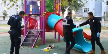 Otomobil kamyonete çarptı: 3 yaralı