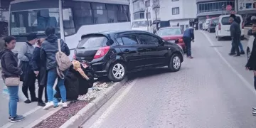 Jandarmadan eş zamanlı uyuşturucu operasyonu: 3 gözaltı