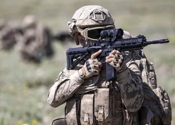 Asker eğlencesinde ses sistemi kavgası