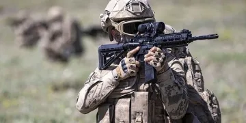 Asker eğlencesinde ses sistemi kavgası