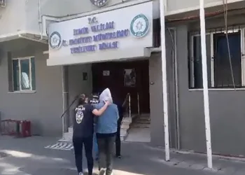 Kontrolden çıkan hafif ticari araç mısır tarlasına yuvarlandı: 5 yaralı