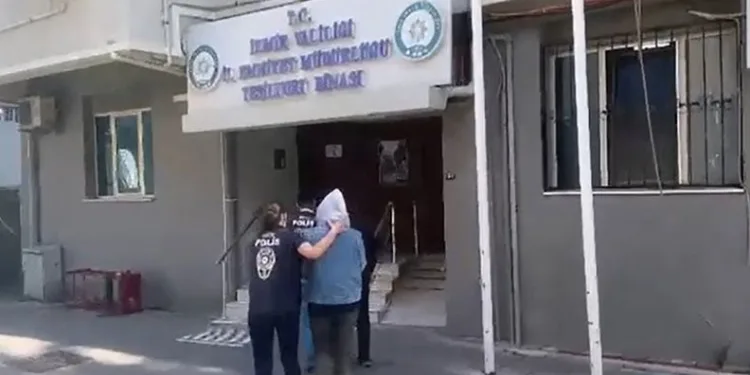 Kontrolden çıkan hafif ticari araç mısır tarlasına yuvarlandı: 5 yaralı