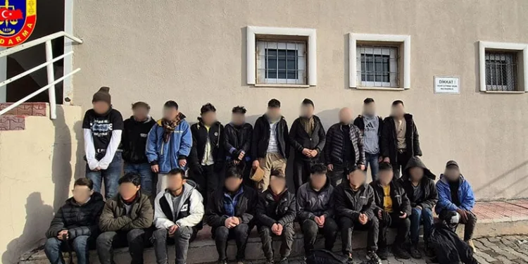 3 farklı evden ziynet eşyası çaldı: Polis kamera kayıtlarından yakaladı
