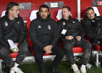 Beşiktaş Teknik Direktörü Giovanni van Bronckhorst: “Üzücü bir maç oldu”