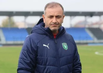 Balıkesirspor’un yeni teknik direktörü Veyis Kanber oldu