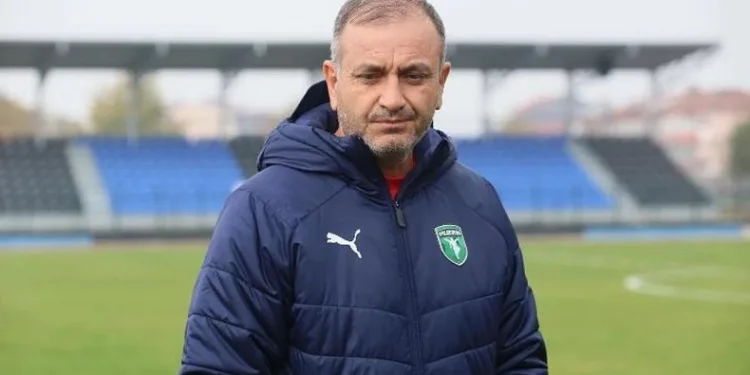 Balıkesirspor’un yeni teknik direktörü Veyis Kanber oldu