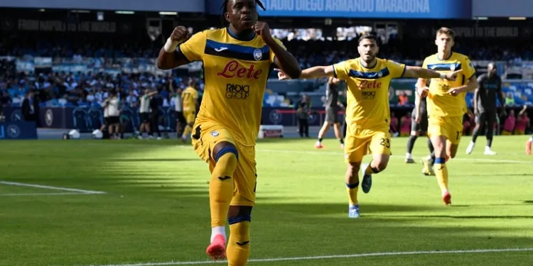 Lider Napoli’ye, Atalanta’dan çelme