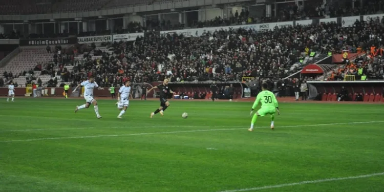 Eskişehirspor galibiyet serisini 4 golle sürdürdü