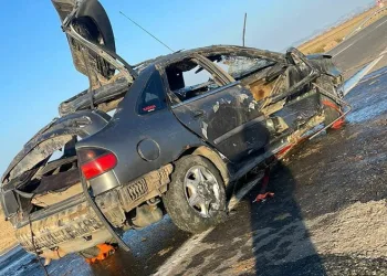 Otomobil sulama kanalına uçtu