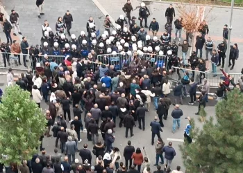 Batman’da polise taş atan gruba müdahale: 9 gözaltı