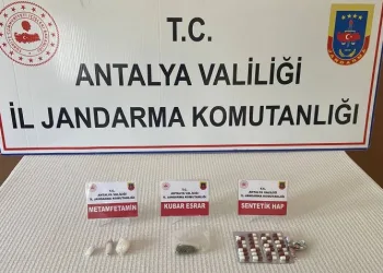 Otobüste üzerinden 5 çeşit uyuşturucu çıkan yolcu tutuklandı