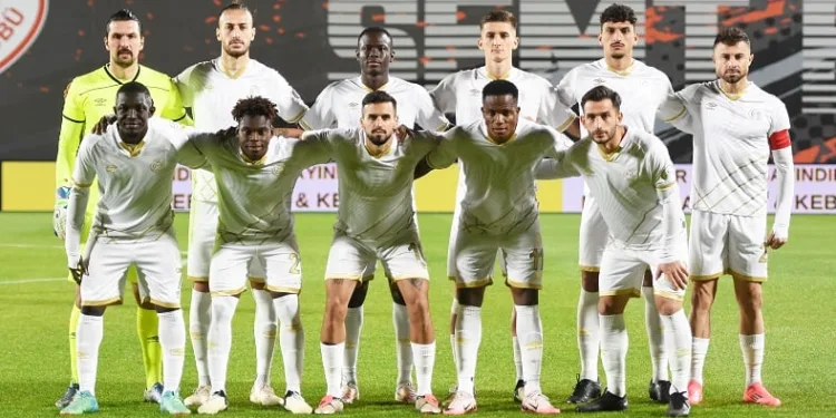 Manisa FK 3 haftada 10 basamak geriledi