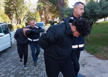 “Sahte kiralık ev” ilanıyla dolandıran 2 kişi 20 ayrı suçtan tutuklandı