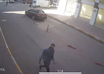 AK Parti Iğdır İl binasına satırlı saldırı