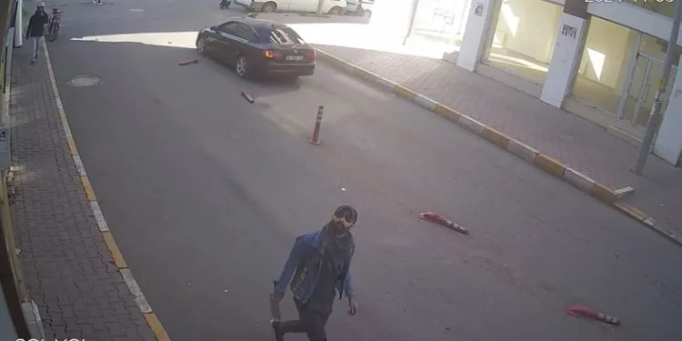 AK Parti Iğdır İl binasına satırlı saldırı
