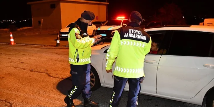 Otoyol jandarmasından uygulama