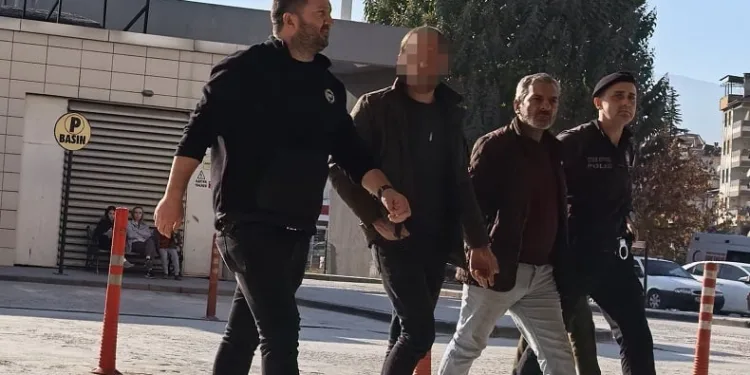 Bursa’da dolandırıcılık suçundan aranan şahıs tutuklandı
