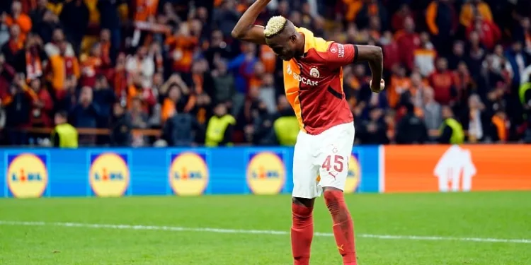 Maç sonu 3’lü Victor Osimhen’den