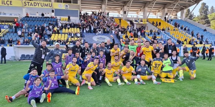 Menemen FK iç sahada kaybetmiyor