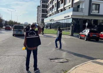 16 yaşındaki genç kız 4. katın penceresinden düştü