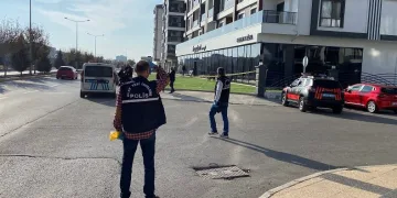 16 yaşındaki genç kız 4. katın penceresinden düştü