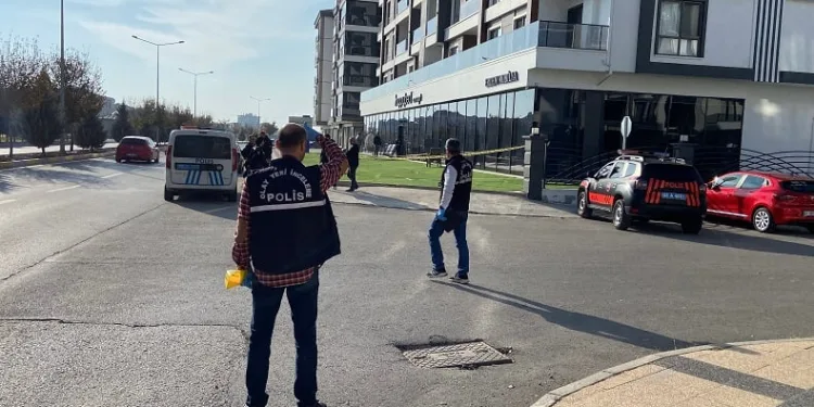 16 yaşındaki genç kız 4. katın penceresinden düştü