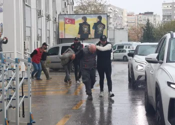 İzmir’de 1 bebeğin öldüğü zehirlenme olayıyla ilgili 3 şüpheli adliyede