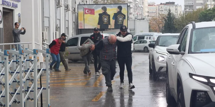 İzmir’de 1 bebeğin öldüğü zehirlenme olayıyla ilgili 3 şüpheli adliyede