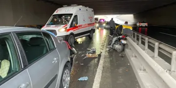 D-100’de peş peşe kaza