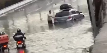 İzmir’de sağanak etkili oldu