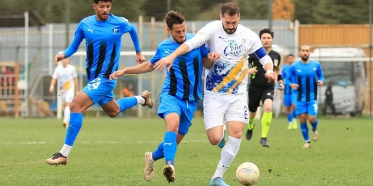 TFF 2. Lig: Belediye Derincespor: 0 – Karacabey Belediyespor: 2
