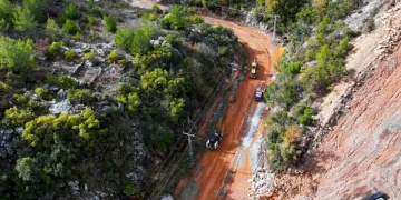 Yağmurda kapanan yollara anında müdahale