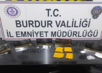 Araçta ele geçirilen uyuşturucuya 2 tutuklama