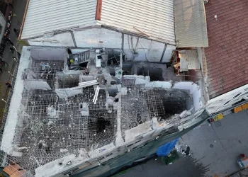 Yıkım yapılan binada göçük: 4 işçi yaralı