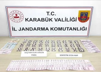 Jandarma 426 adet uyuşturucu hap ele geçirdi