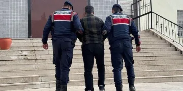 Tasarlayarak adam öldürme suçundan aranan şahıs çatı katında yakalandı