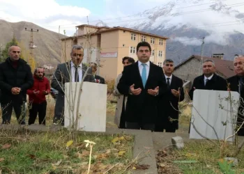 Vefat eden öğretmenler unutulmadı