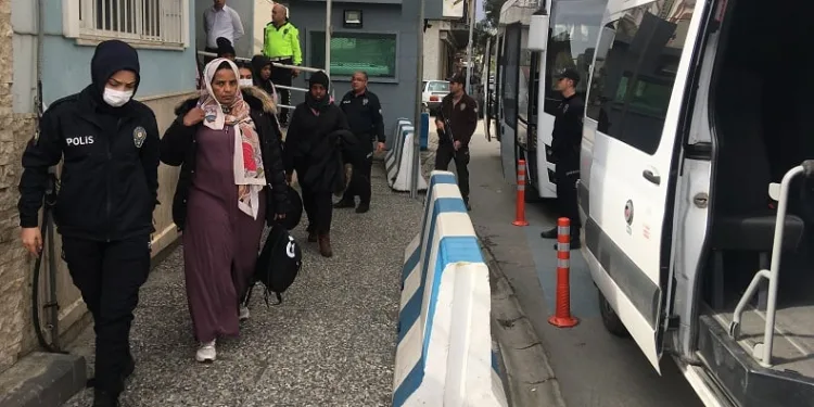 32 düzensiz göçmen yakalandı