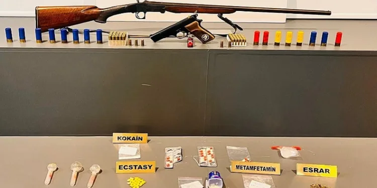 Uyuşturucu ve silah operasyonu
