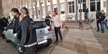 Narkotik polisleri uyuşturucu tacirlerine geçit vermiyor