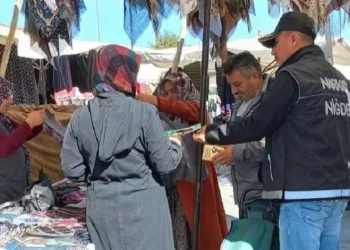 Polis vatandaşları bilgilendirdi