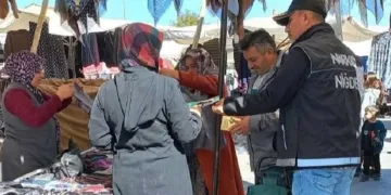 Polis vatandaşları bilgilendirdi