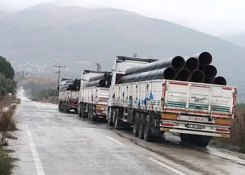 Bursa’da tırın dorsesinden düşen şahıs ağır yaralandı