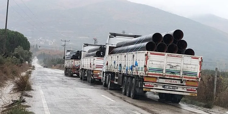 Bursa’da tırın dorsesinden düşen şahıs ağır yaralandı