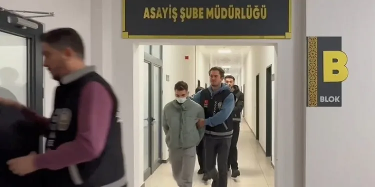Gasp suçundan yakalanan 3 kişi tutuklandı