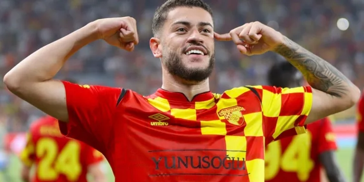 Göztepeli Romulo, adından söz ettirmeye devam ediyor