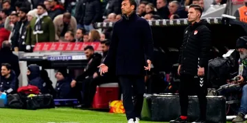Giovanni van Bronckhorst, yerli oyuncuları tercih etmiyor